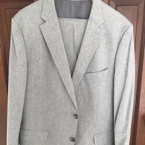 Hugo Boss 2-piece Tailored Suit for Spring/Summer